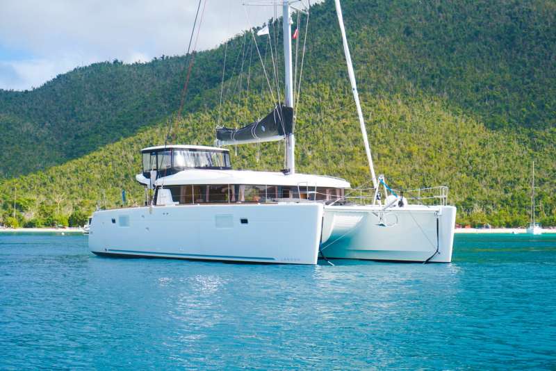 luxury catamaran for charter